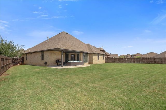 5604 St James Place, Oklahoma City, OK 73179