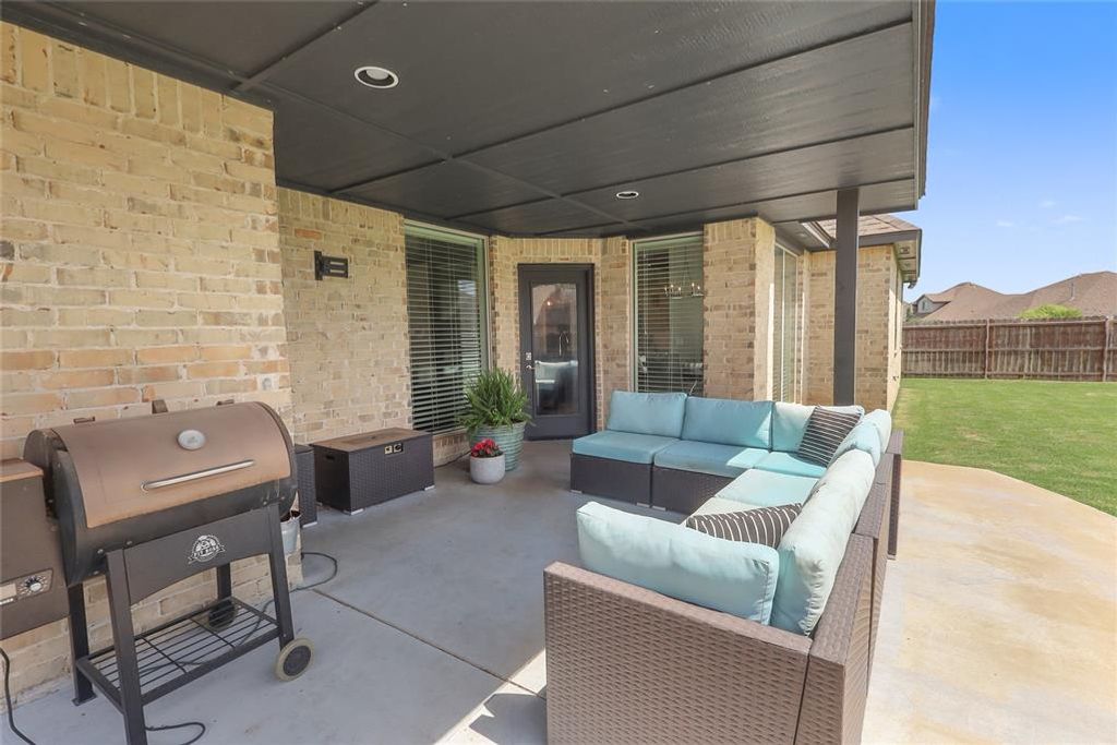 Image 36 of property listing at 5604 St James Place, Oklahoma City, OK 73179