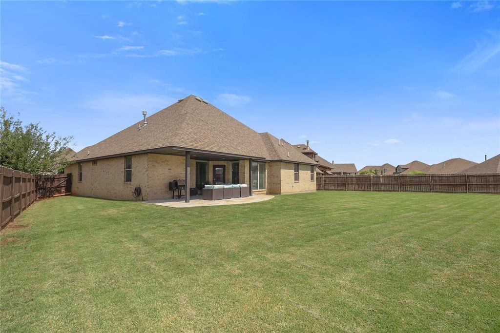 Image 38 of property listing at 5604 St James Place, Oklahoma City, OK 73179