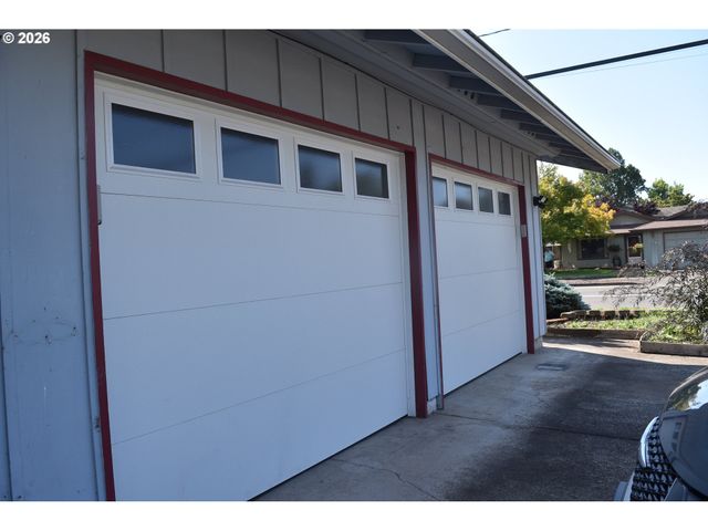 2110 BIRCHWOOD Ave, Eugene, OR 97401