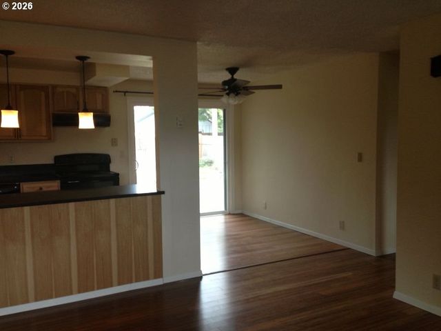 2110 BIRCHWOOD Ave, Eugene, OR 97401