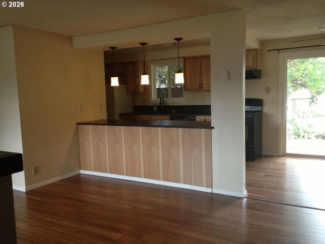 2110 BIRCHWOOD Ave, Eugene, OR 97401