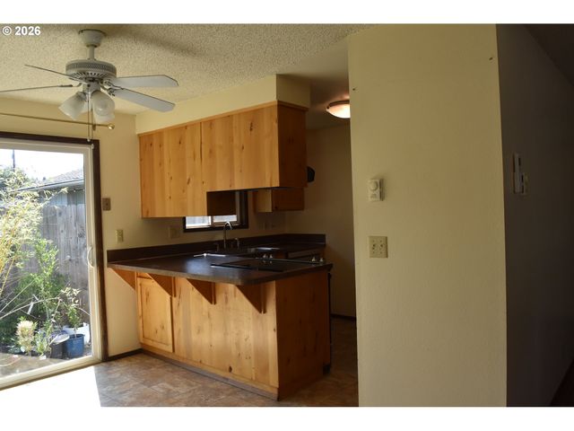 2110 BIRCHWOOD Ave, Eugene, OR 97401