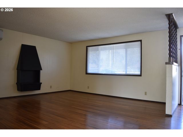 2110 BIRCHWOOD Ave, Eugene, OR 97401