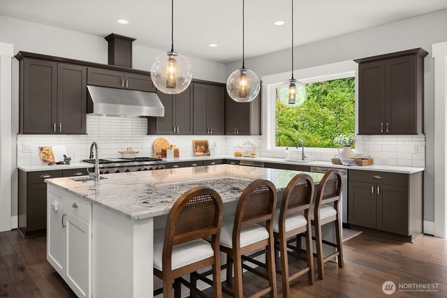 1646 106th Avenue SE, Bellevue, WA 98004