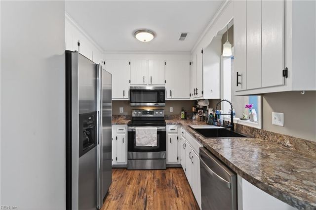34 Mellon ST, Newport News, VA 23606