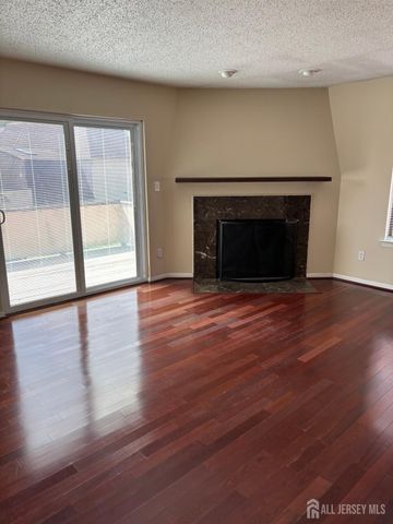 92 Gate House Lane, Edison, NJ 08820