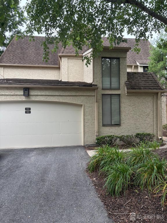 92 Gate House Lane, Edison, NJ 08820