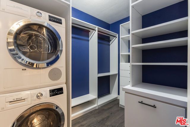 7320 Hawthorn Avenue 215, Los Angeles, CA 90046