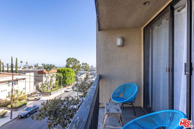 7320 Hawthorn Avenue 215, Los Angeles, CA 90046