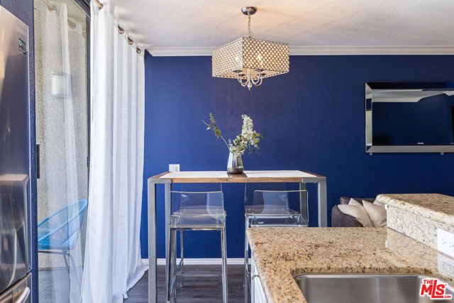 7320 Hawthorn Avenue 215, Los Angeles, CA 90046