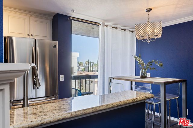 7320 Hawthorn Avenue 215, Los Angeles, CA 90046
