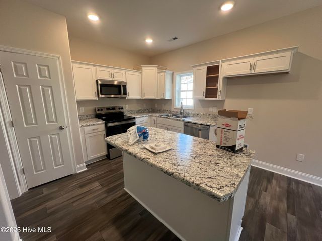 250 Deer Haven Drive, Richlands, NC 28574