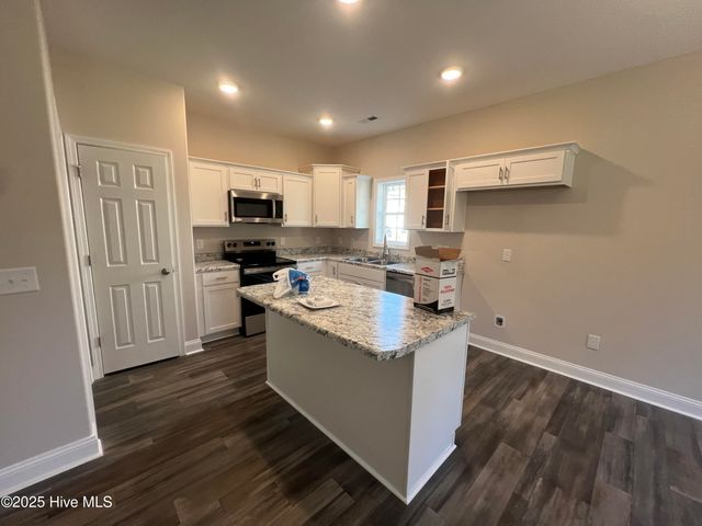 250 Deer Haven Drive, Richlands, NC 28574