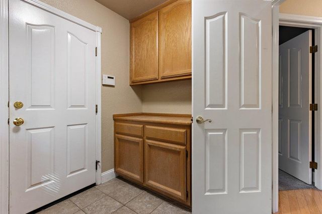 8714 Pathfinder Ct, Orangevale, CA 95662