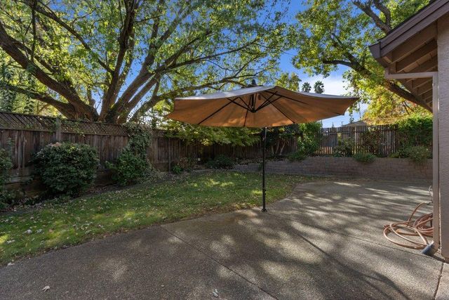 8714 Pathfinder Ct, Orangevale, CA 95662