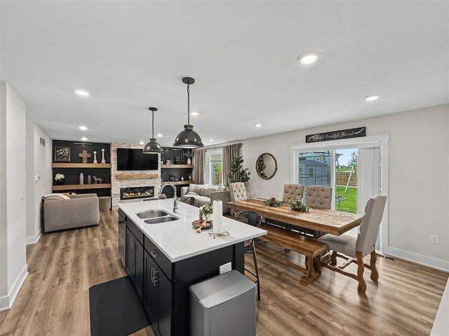 200 NW Georgetown Drive, Waukee, IA 50263