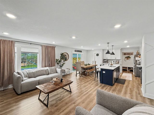 200 NW Georgetown Drive, Waukee, IA 50263