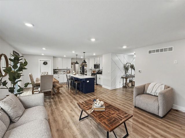 200 NW Georgetown Drive, Waukee, IA 50263