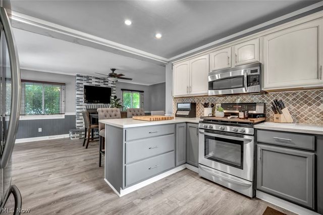 150 Greenbriar Drive, Aurora, OH 44202