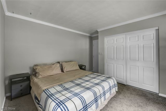 150 Greenbriar Drive, Aurora, OH 44202