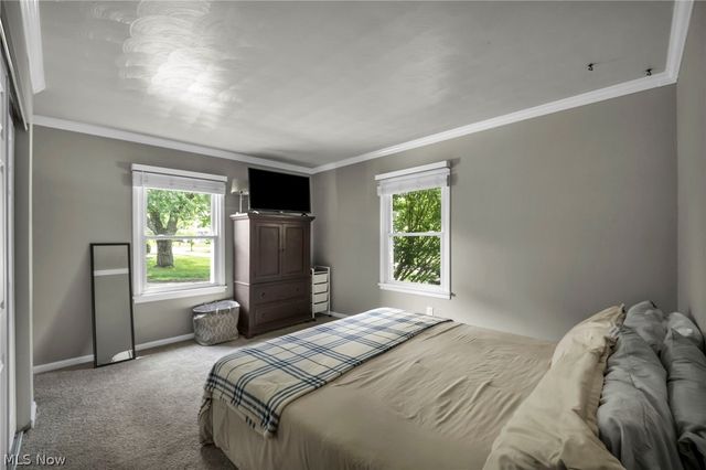 150 Greenbriar Drive, Aurora, OH 44202