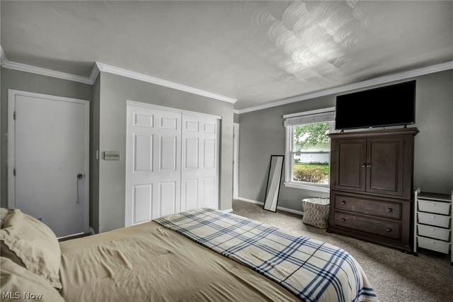150 Greenbriar Drive, Aurora, OH 44202