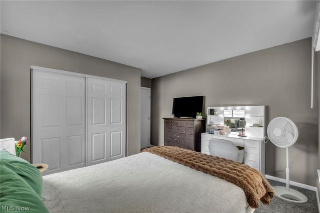150 Greenbriar Drive, Aurora, OH 44202