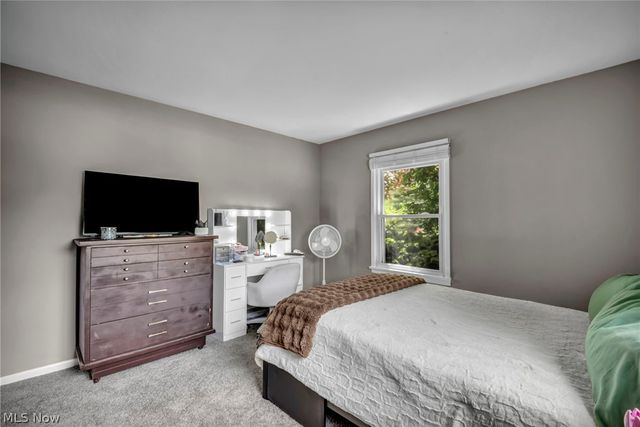 150 Greenbriar Drive, Aurora, OH 44202