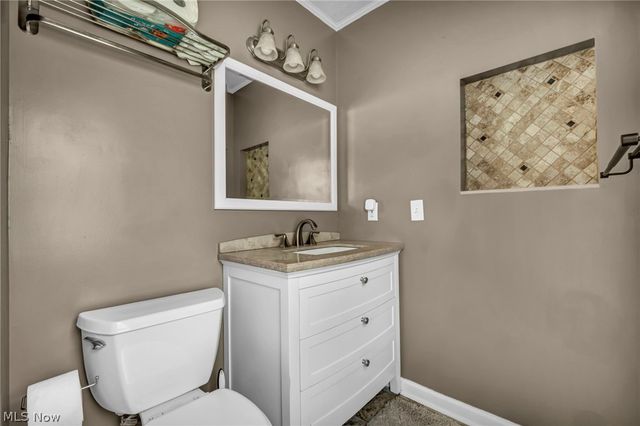 150 Greenbriar Drive, Aurora, OH 44202
