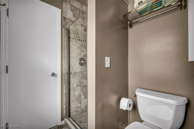 150 Greenbriar Drive, Aurora, OH 44202