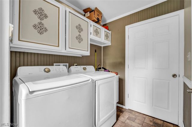 150 Greenbriar Drive, Aurora, OH 44202