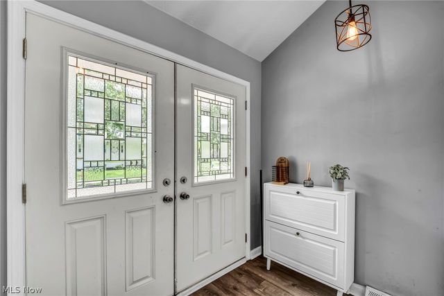 150 Greenbriar Drive, Aurora, OH 44202