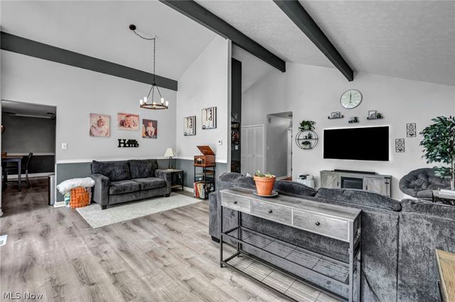 150 Greenbriar Drive, Aurora, OH 44202