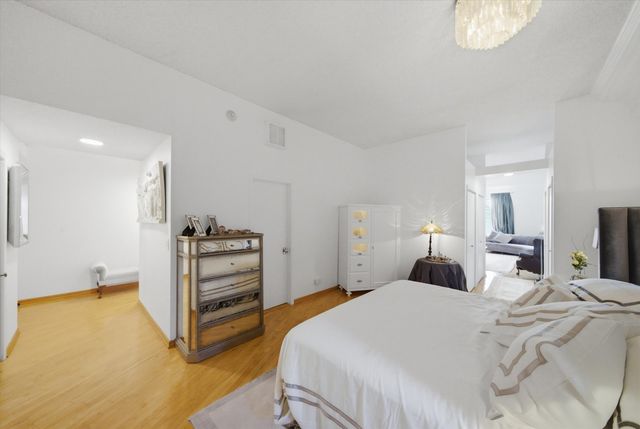 3323 N Paulina Street 3F, Chicago, IL 60657