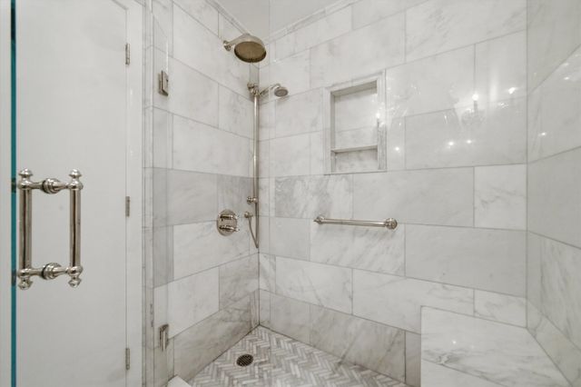 3323 N Paulina Street 3F, Chicago, IL 60657