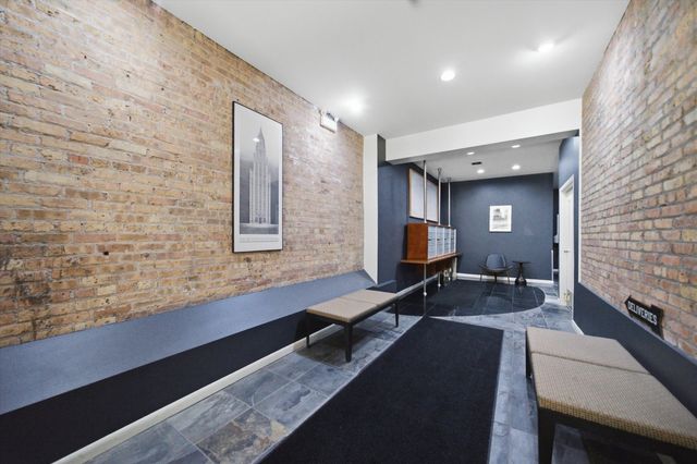 3323 N Paulina Street 3F, Chicago, IL 60657
