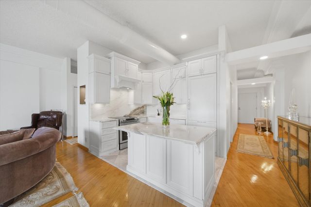 3323 N Paulina Street 3F, Chicago, IL 60657