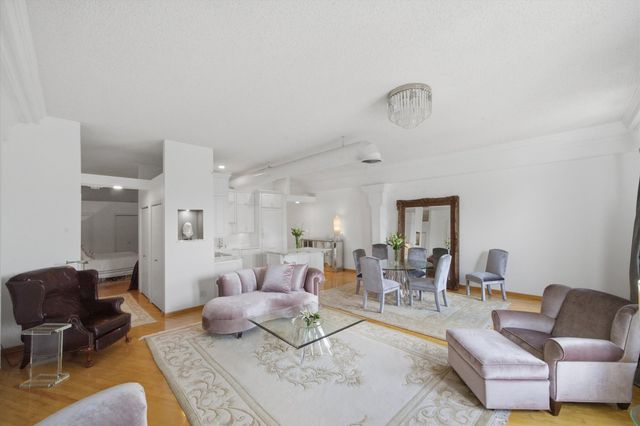 3323 N Paulina Street 3F, Chicago, IL 60657