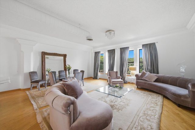 3323 N Paulina Street 3F, Chicago, IL 60657