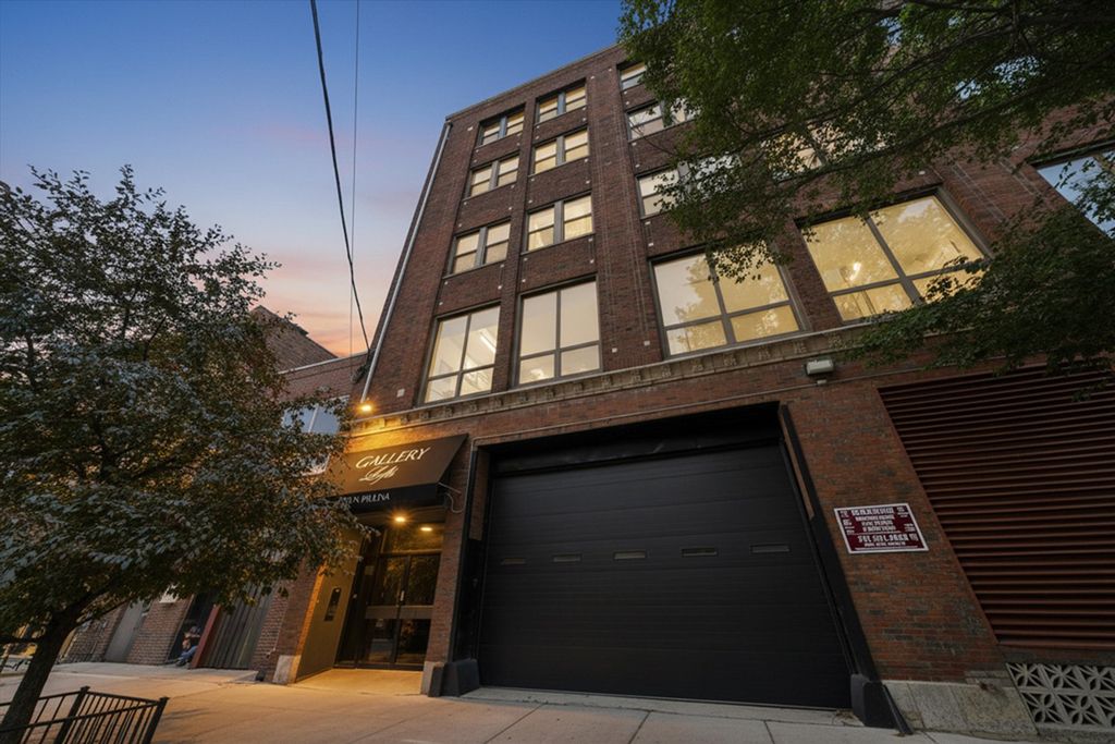 3323 N Paulina Street 3F, Chicago, IL 60657