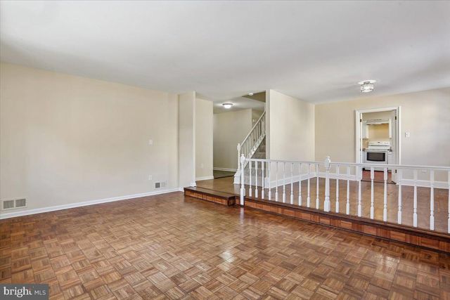 705 COLLEGE PKWY, Rockville, MD 20850