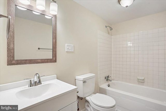 705 COLLEGE PKWY, Rockville, MD 20850