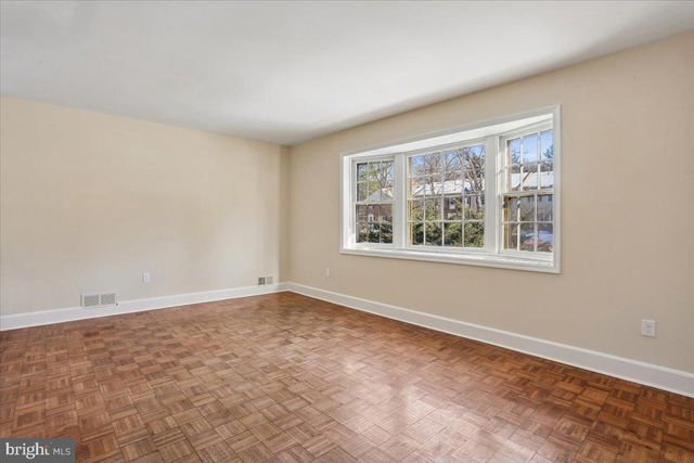 705 COLLEGE PKWY, Rockville, MD 20850