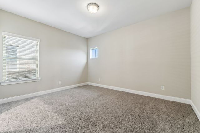 1016 Fenner Ln, Gallatin, TN 37066
