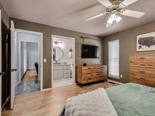 521 Old English Road, Edmond, OK 73003