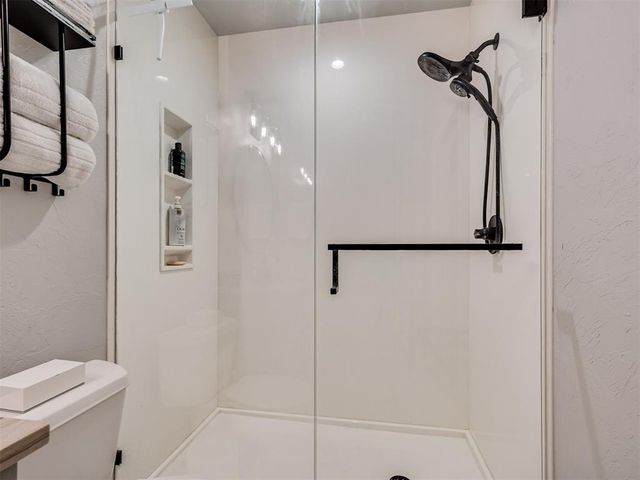 521 Old English Road, Edmond, OK 73003