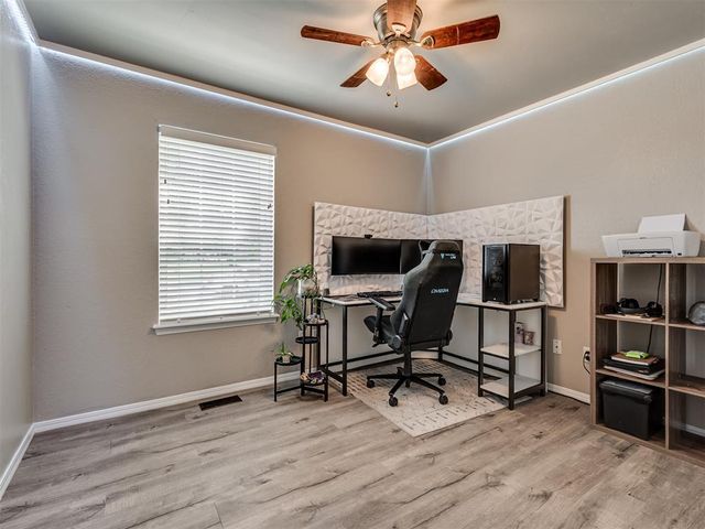 521 Old English Road, Edmond, OK 73003