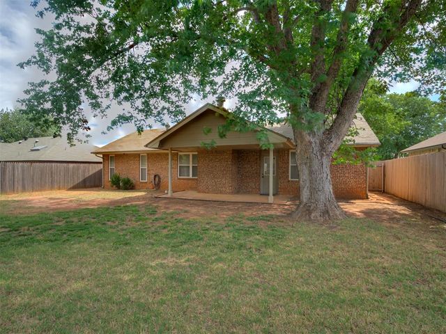 521 Old English Road, Edmond, OK 73003