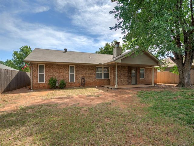 521 Old English Road, Edmond, OK 73003